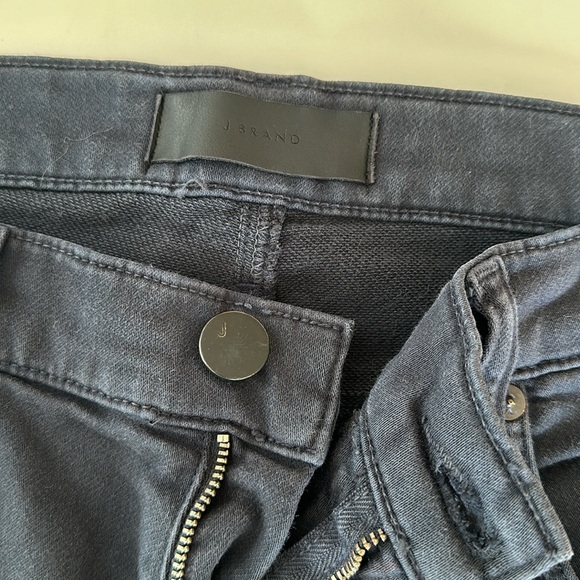 J Brand Tyler Shorts - Picture 4 of 7